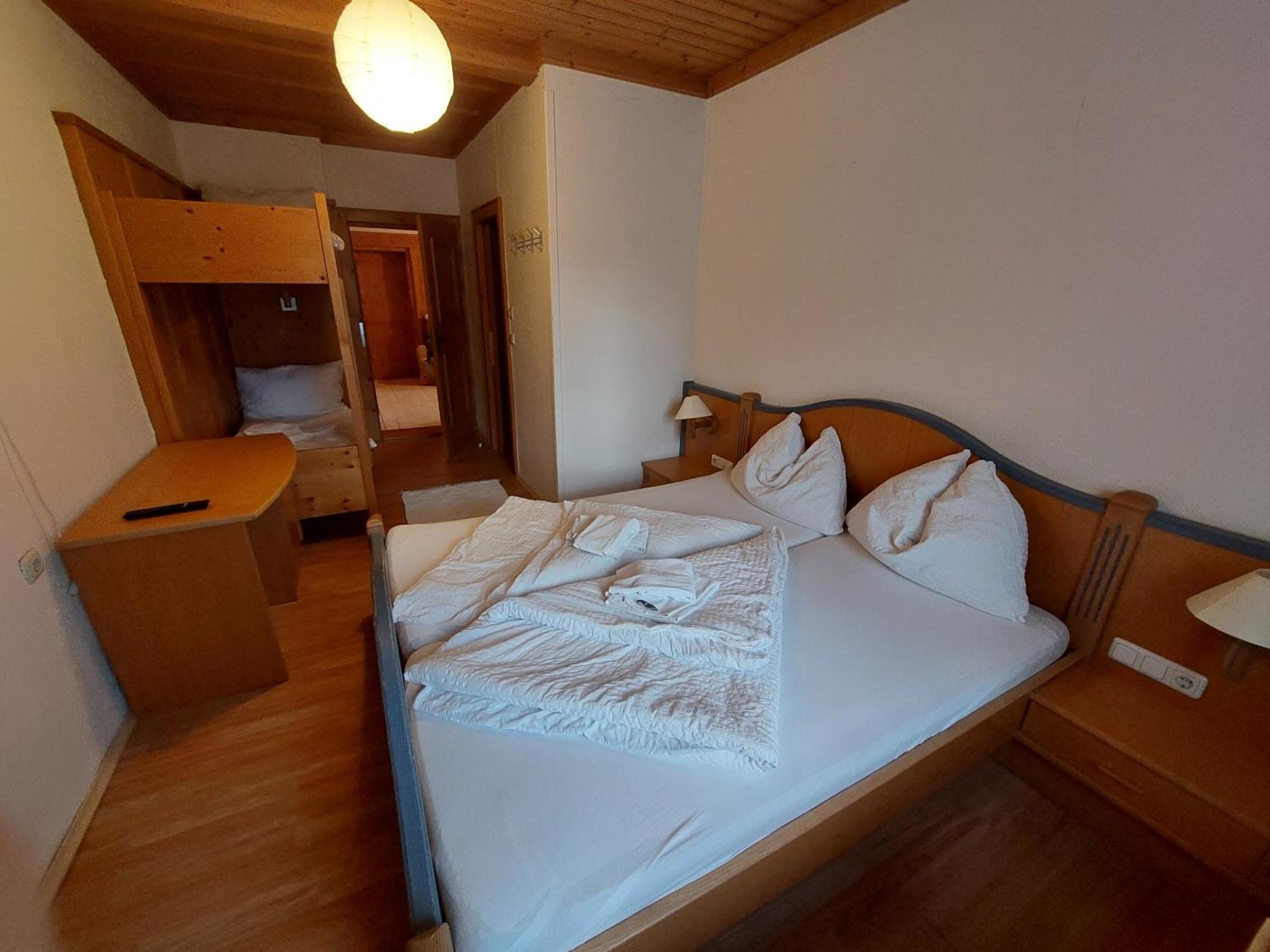 Gasthof Zur Post Taxenbach Rum bild